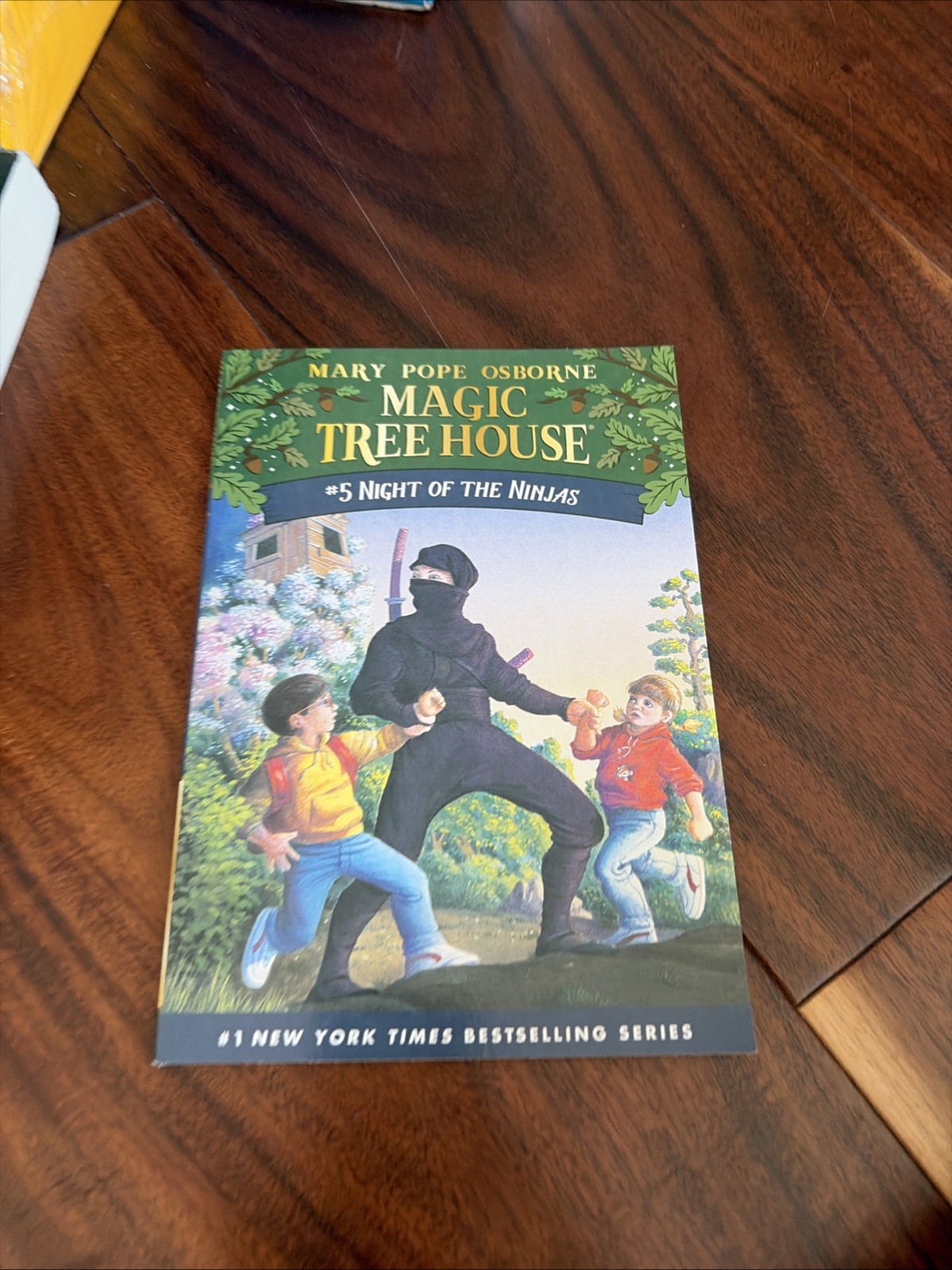 Night of the Ninjas (Magic Tree House, No. 5) – Paperback – VERY GOOD