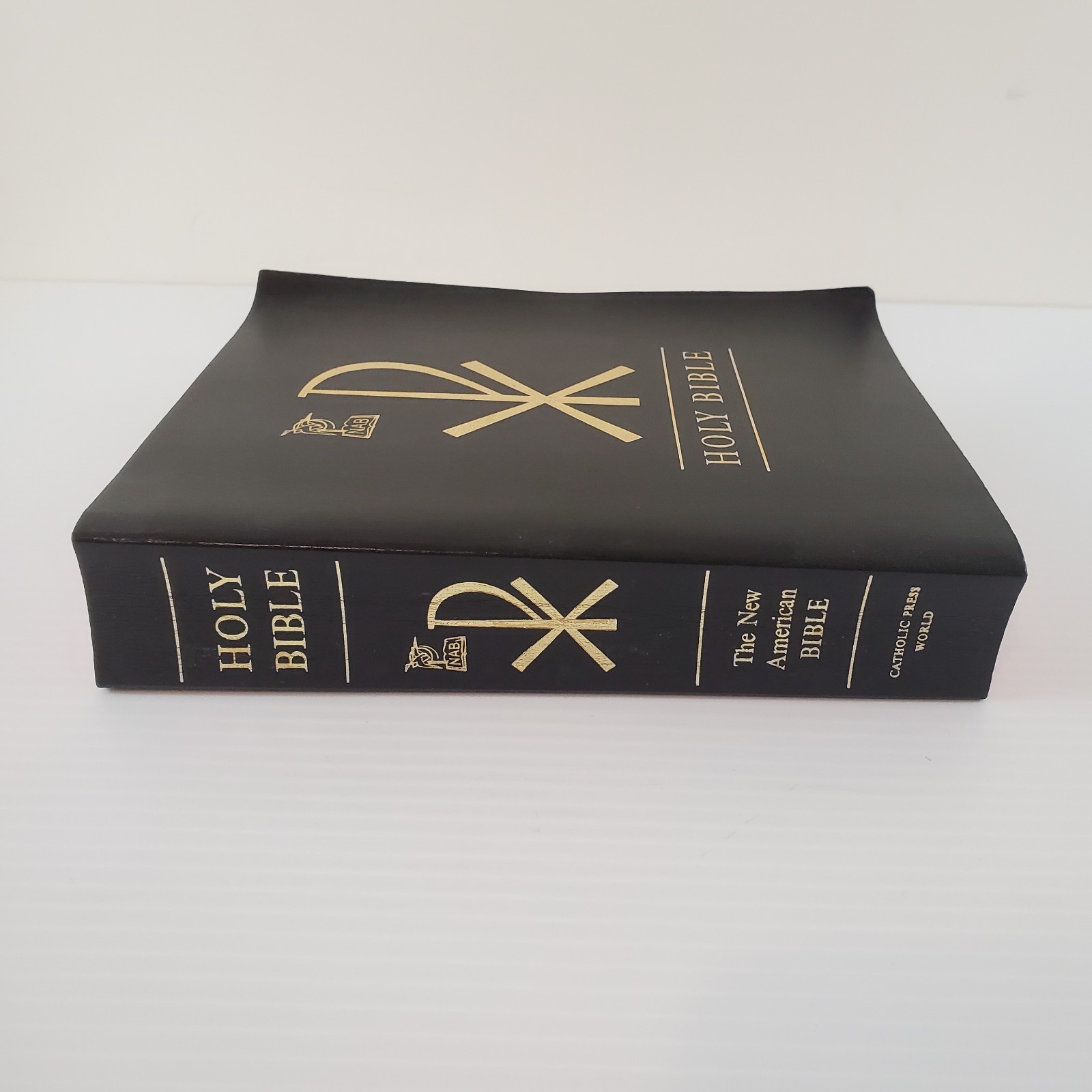 The New American Bible Catholic Press World 1971 Softcover Black Holy Bible