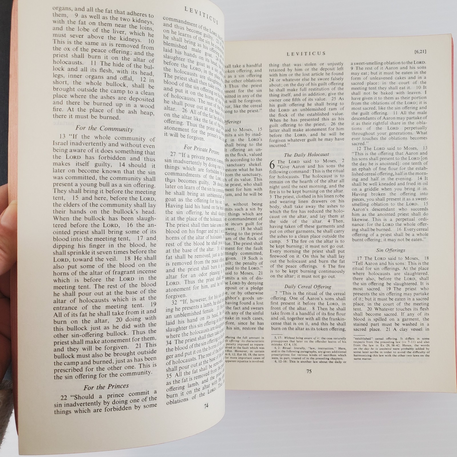 The New American Bible Catholic Press World 1971 Softcover Black Holy Bible