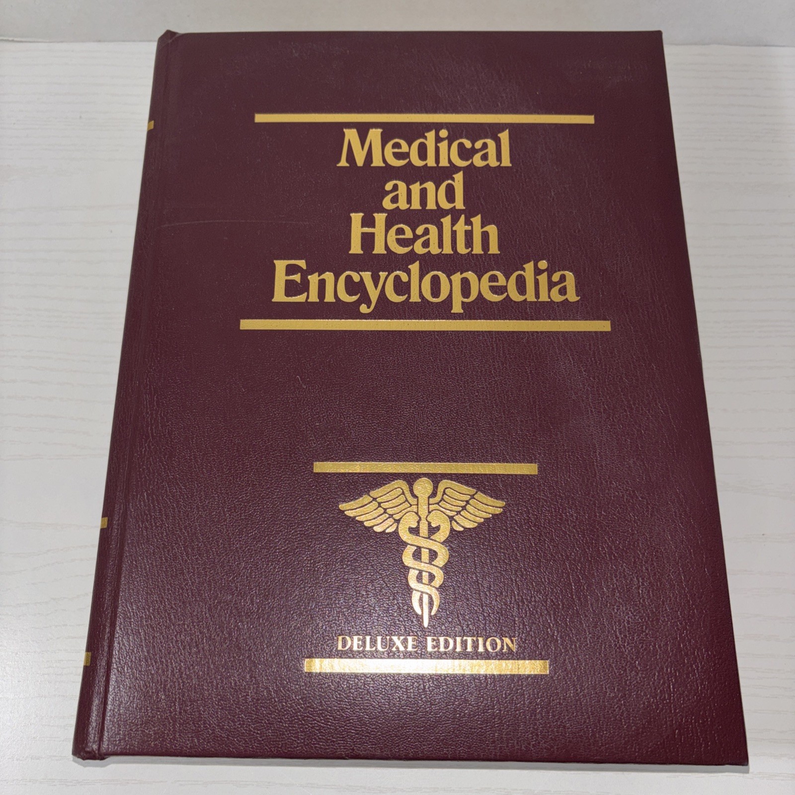 Complete Medical and Health Encyclopedia Deluxe Edition Hardcover 2000 Gold Trim