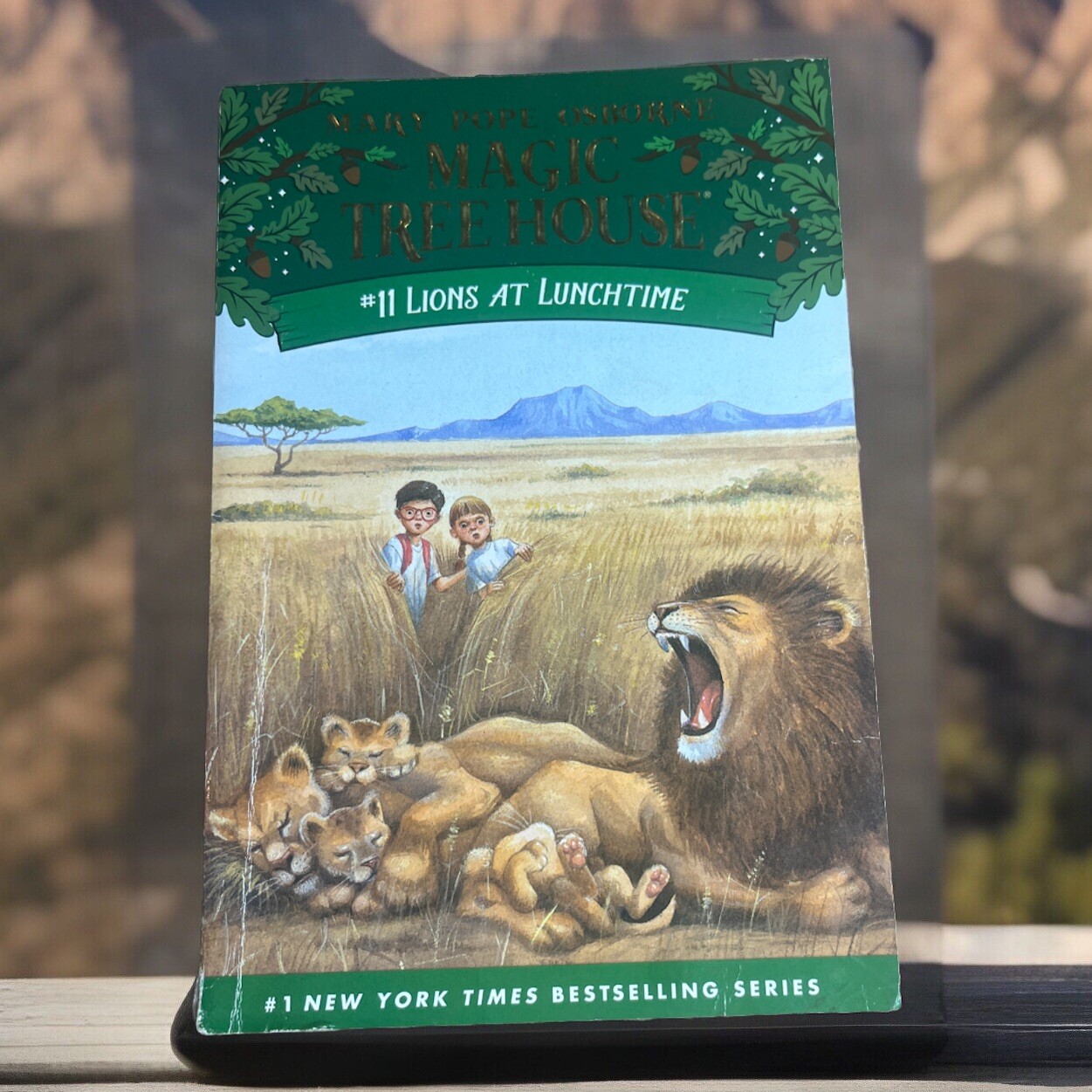 Lions at Lunchtime [Magic Tree House, No. 11] [ paperback ] Osborne, Mary Pope