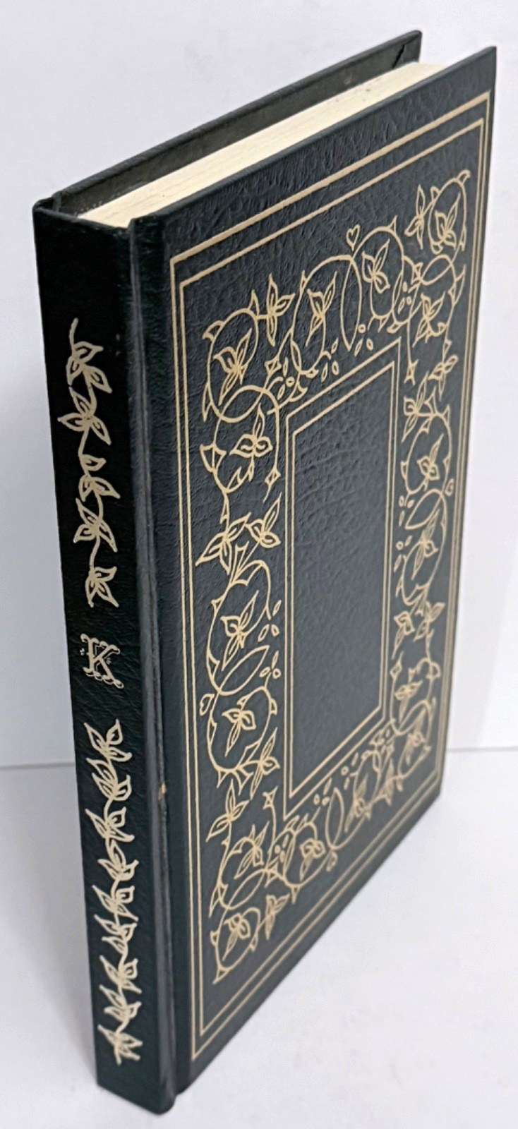 The Kom Family Heritage Book by Beatrice Bayley Green 1984 HC Genealogy