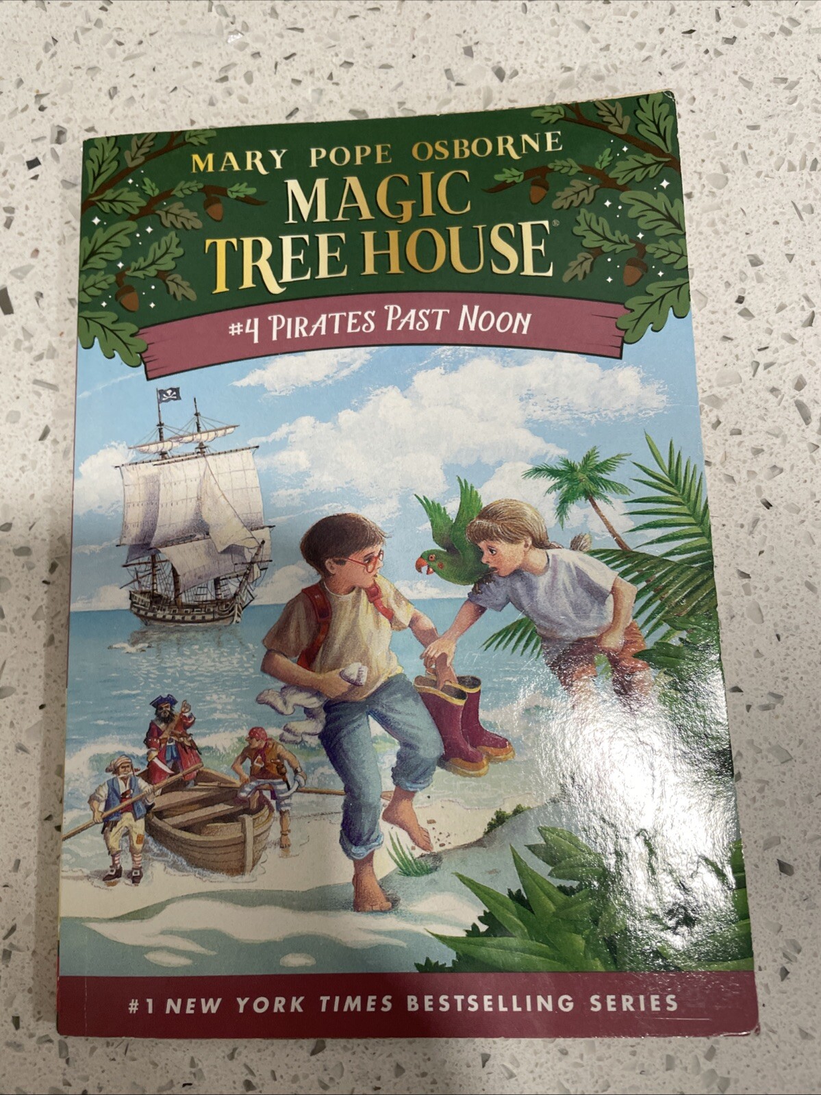 Pirates Past Noon: Magic Tree House Series #4 by Mary Pope Osborne (2017, PB)