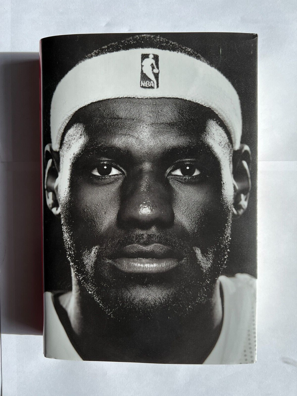 2023 LeBron Biography Hardback Book by Jeff Benedict & Avid Reader Press